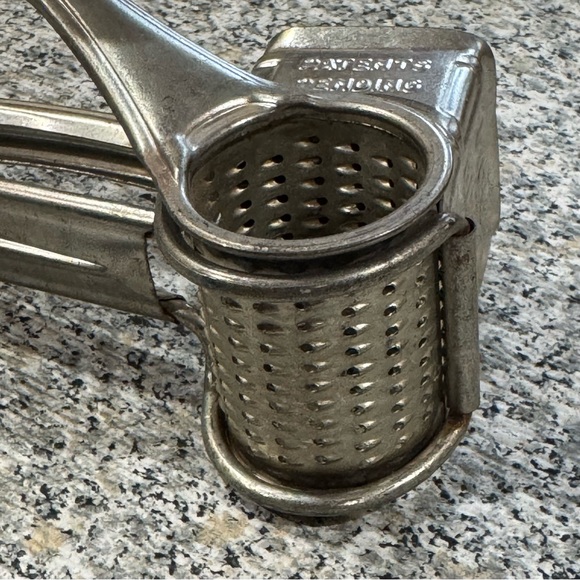 French Vintage Moui Grater - Picture 4 of 14